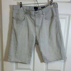 H&M Slim Fit Jean Shorts Size 34 light beige cotton blend